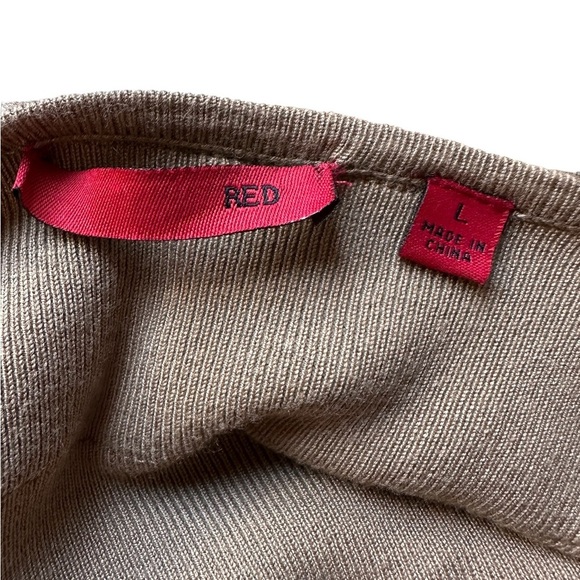 Red Floral 3-D Appliqué Cardigan Sweater - Picture 6 of 6